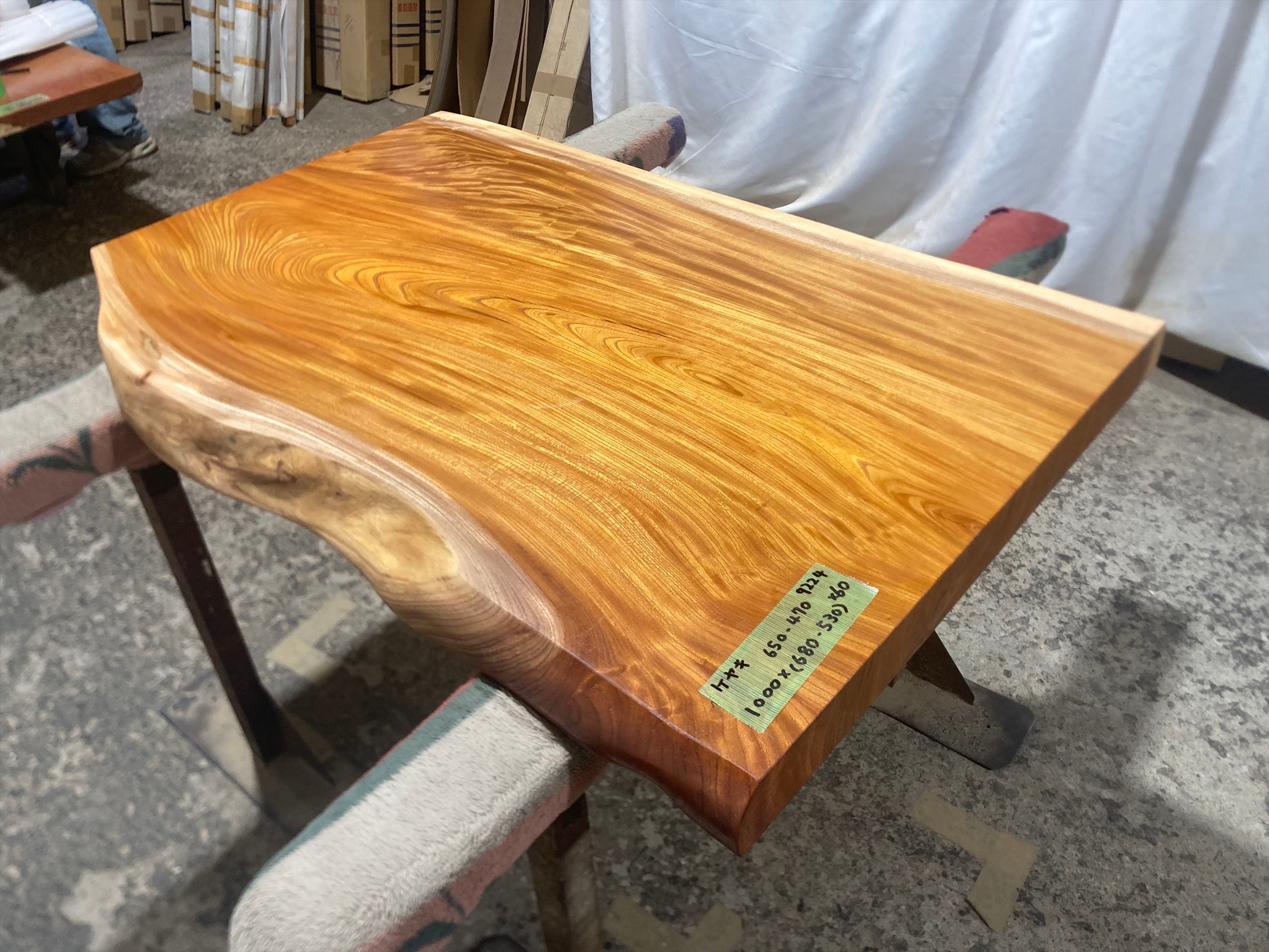 ケヤキ9224 欅 一枚板無垢 乾燥材 1000x650-470x60mm カウンター 棚 テレビ台 カウンター センターテーブル  窓台