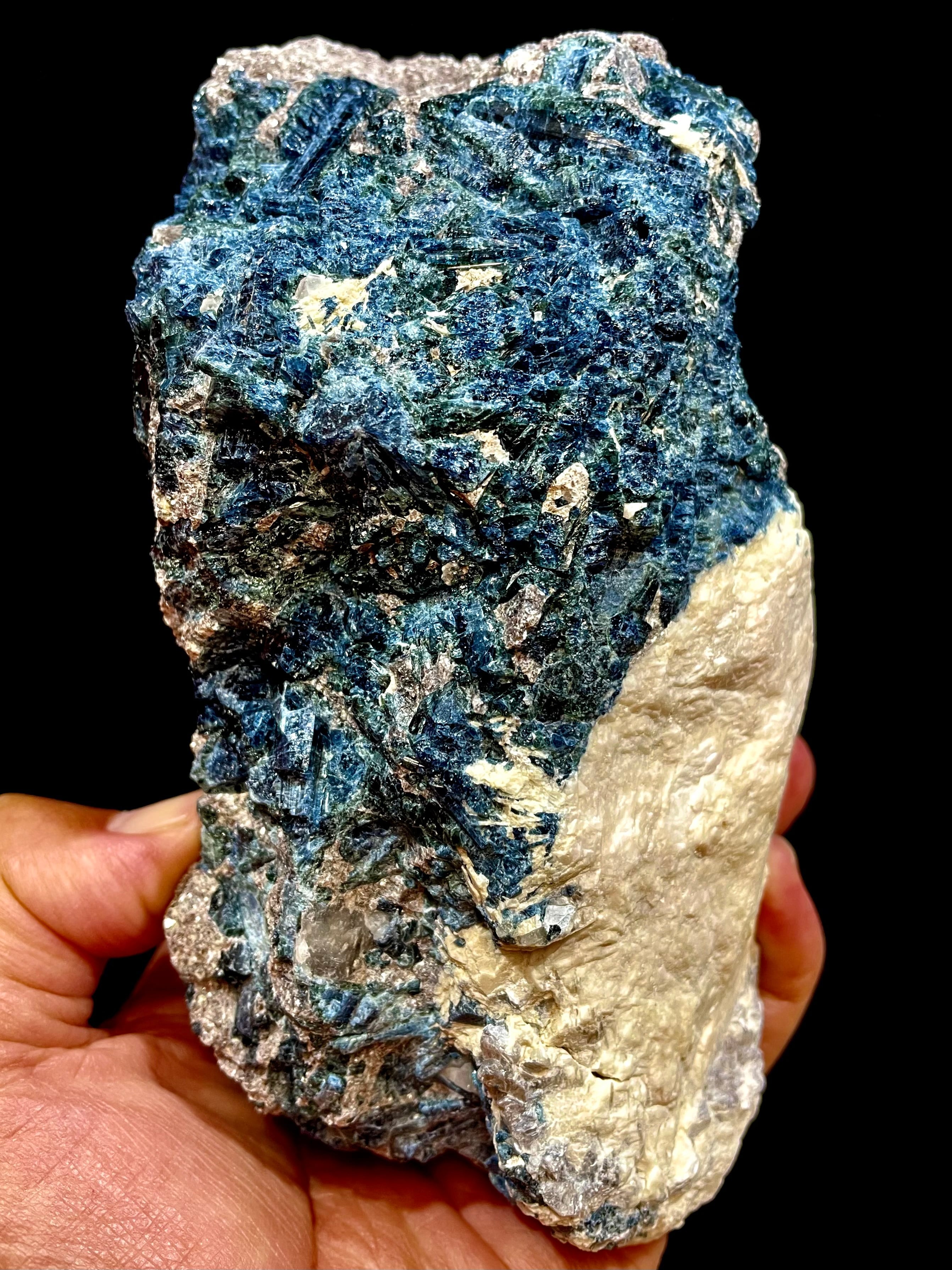 1) 「インディゴライト・ブルートルマリン」withマイカ・大型