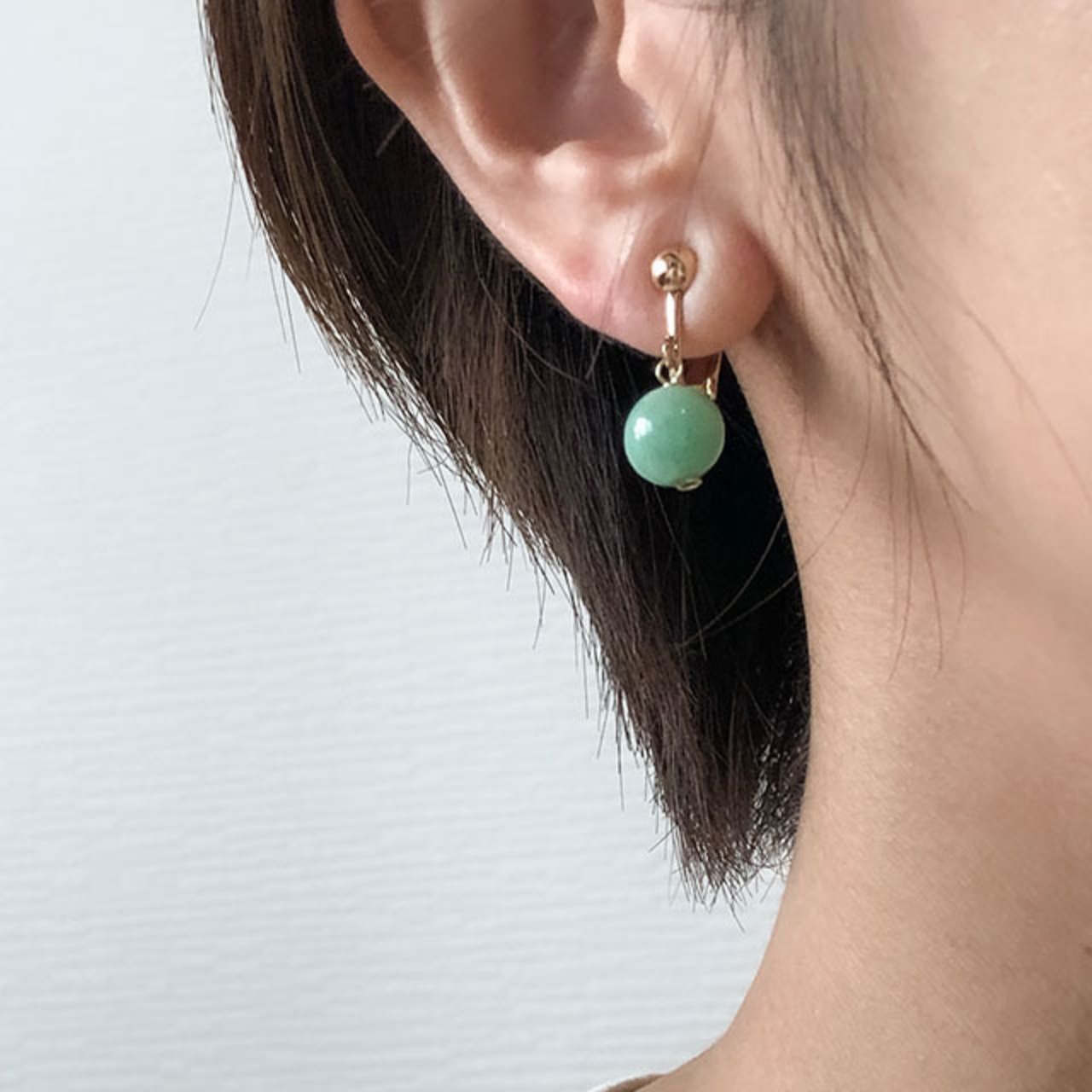 プルンとした翡翠を耳元に！ 若草色 フックピアス＆イヤリング A貨翡翠 jd_mm1042