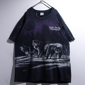 90s "anvil" Black Wolf Landscape Artistic Full Print Design T-Shirt