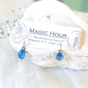 Mermaid Teardrops │ 揺れる小さなシーグラスのイヤリング／ピアス〈シルバー〉