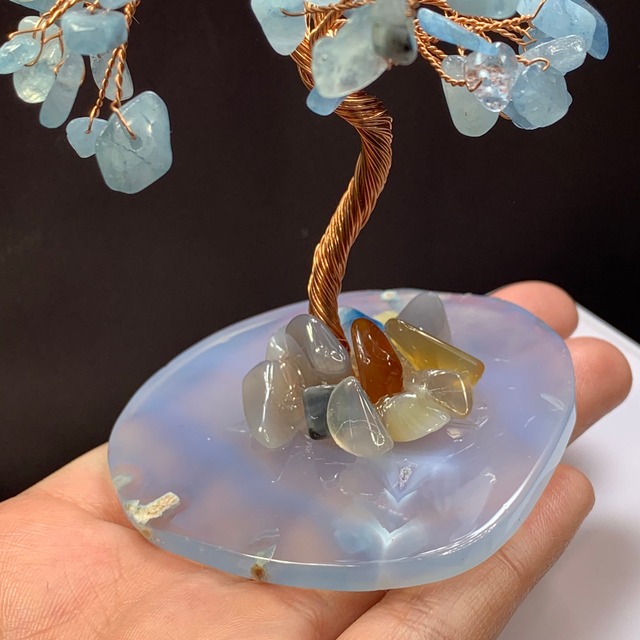 no4.水の様に見える天然石ツリー・アクアマリン