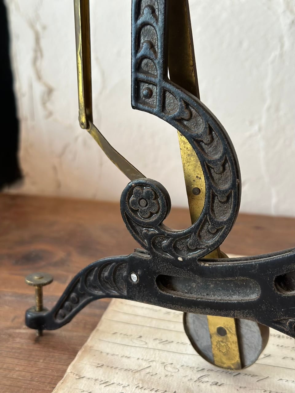 振り子式レタースケール 天秤 琺瑯 | Brocante de La Cocotte