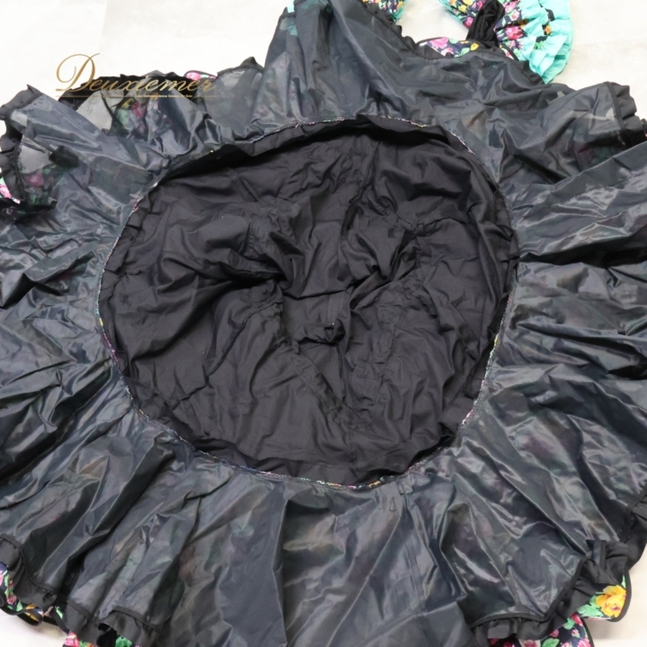 フラメンコ 衣装 ツーピース セットアップ ファルダ スカート レオタード トップス 黒 緑 ボランテ フリル ルイサ Luisa ボリューム ブラック系 グリーン系 スペイン製 フラメンコ衣装 花柄 デザイン ボリューム感 しっかりした生地感 踊り用 衣装セット