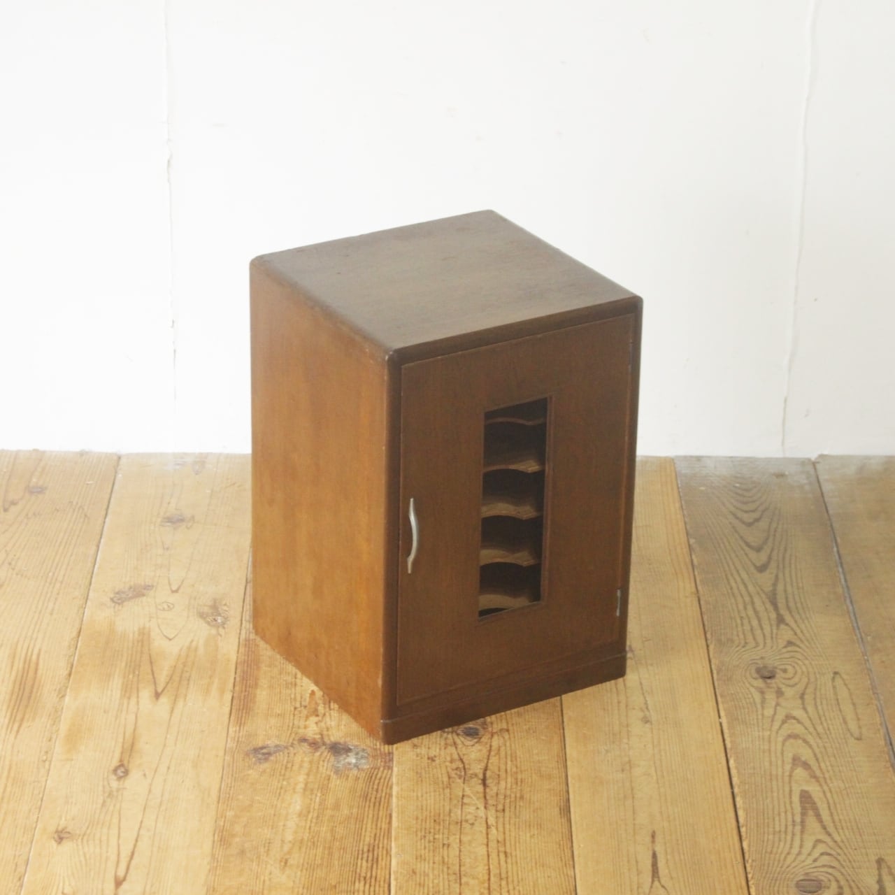 昭和レトロ 古家具 木製レコードラック テレビ台 キャビネット ウッドラック 昭和レトロ 古家具 木製レコードラック テレビ台 キャビネット