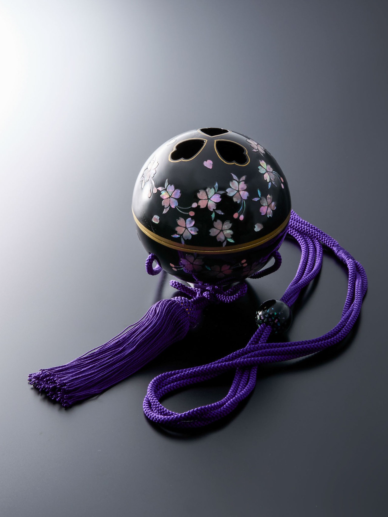 Hanging Incense ❝Kunshu❞ ® shell mother-of-pearl inlay）True lacquer finish（Black）Small 11cm Purple tassel