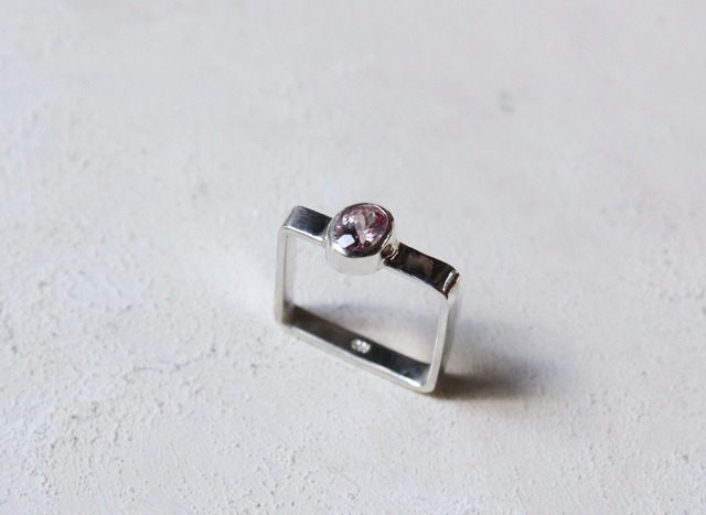 インペリアルガーネットのスクエアリング　１月の誕生石