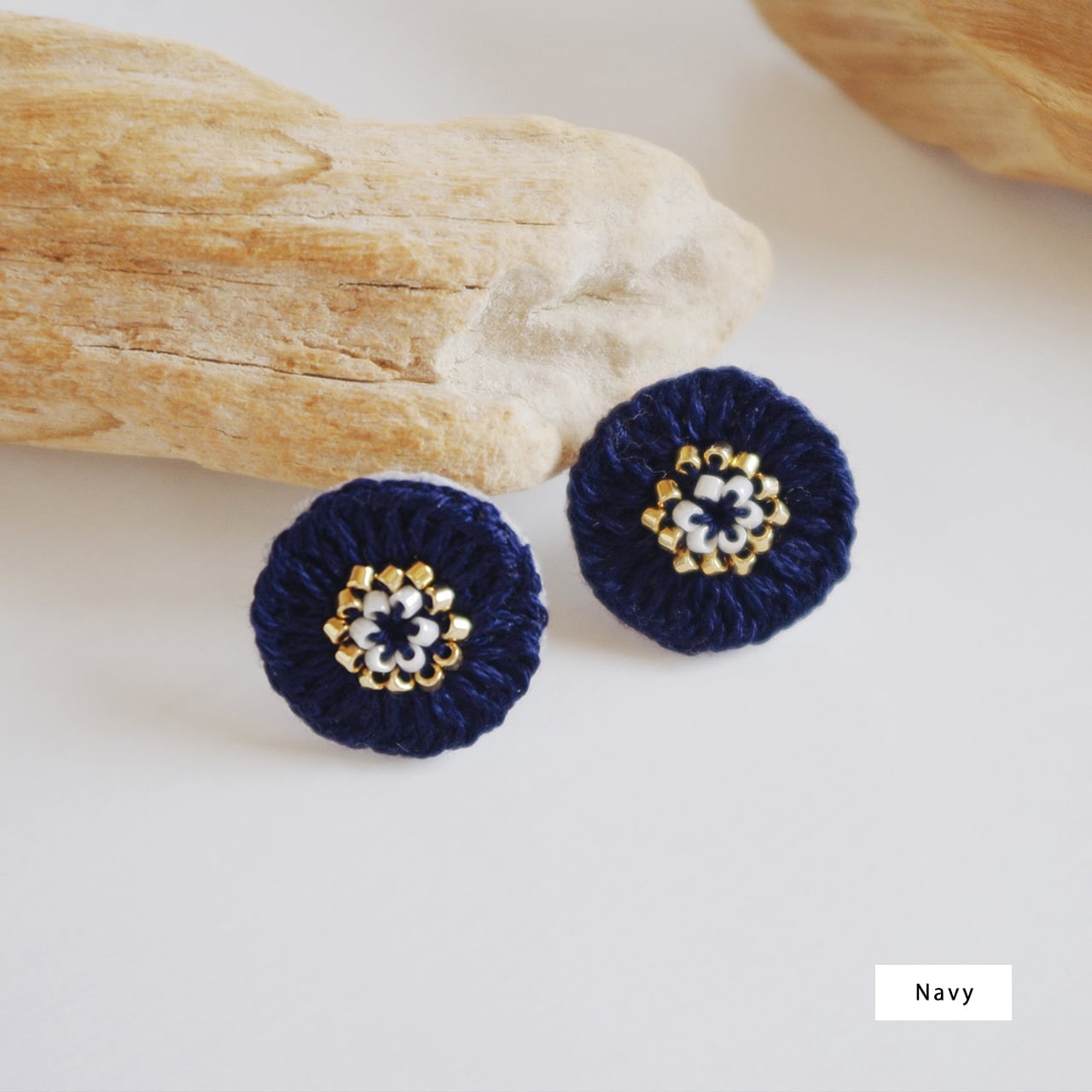 Flower motif earring