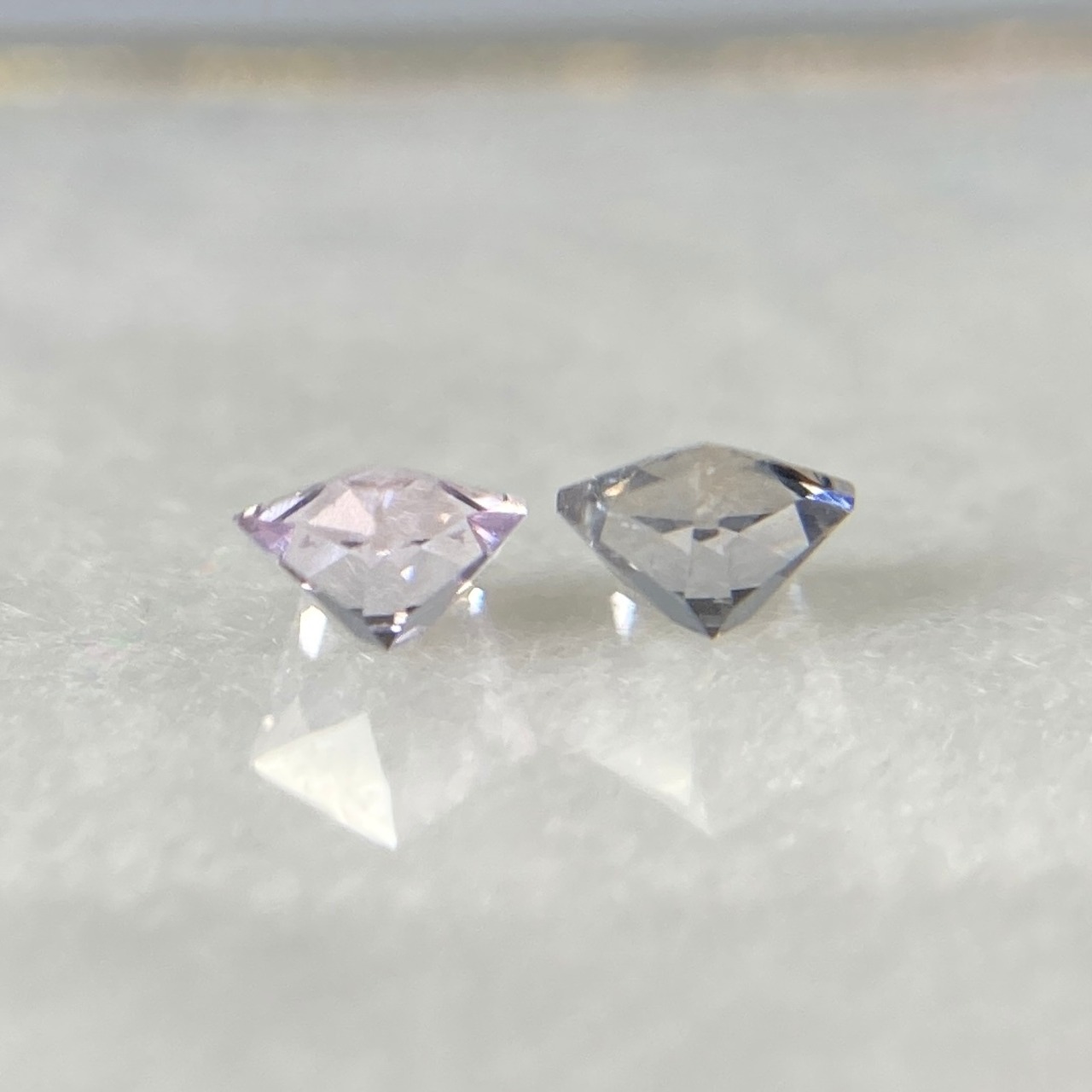 スピネル 星セット  約2.9-3.0mm r-0462