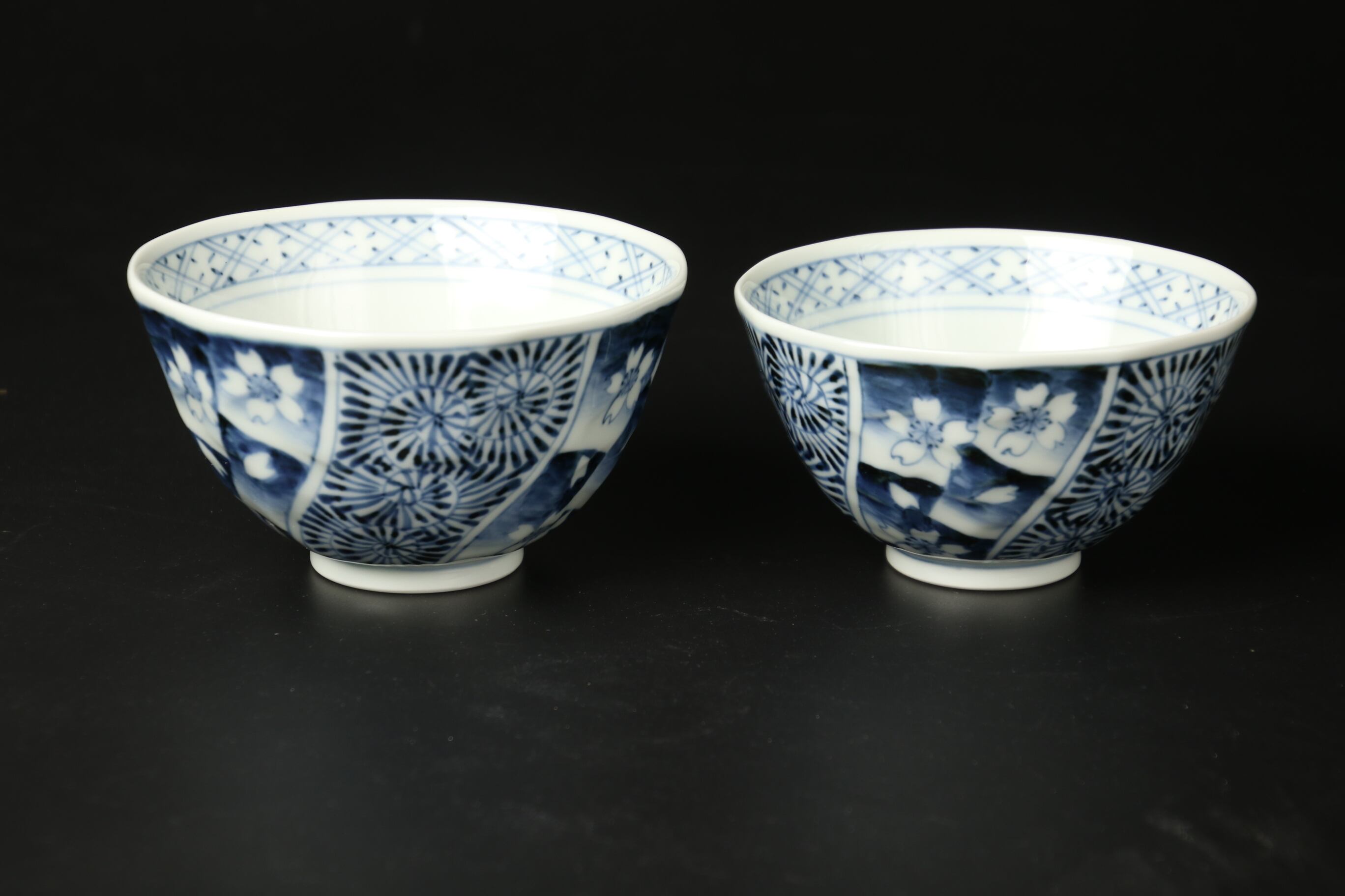 有田焼　華翔 窯　祥瑞唐草　取り分け揃 69330aabb4896bd0a88d8ba22b0edd