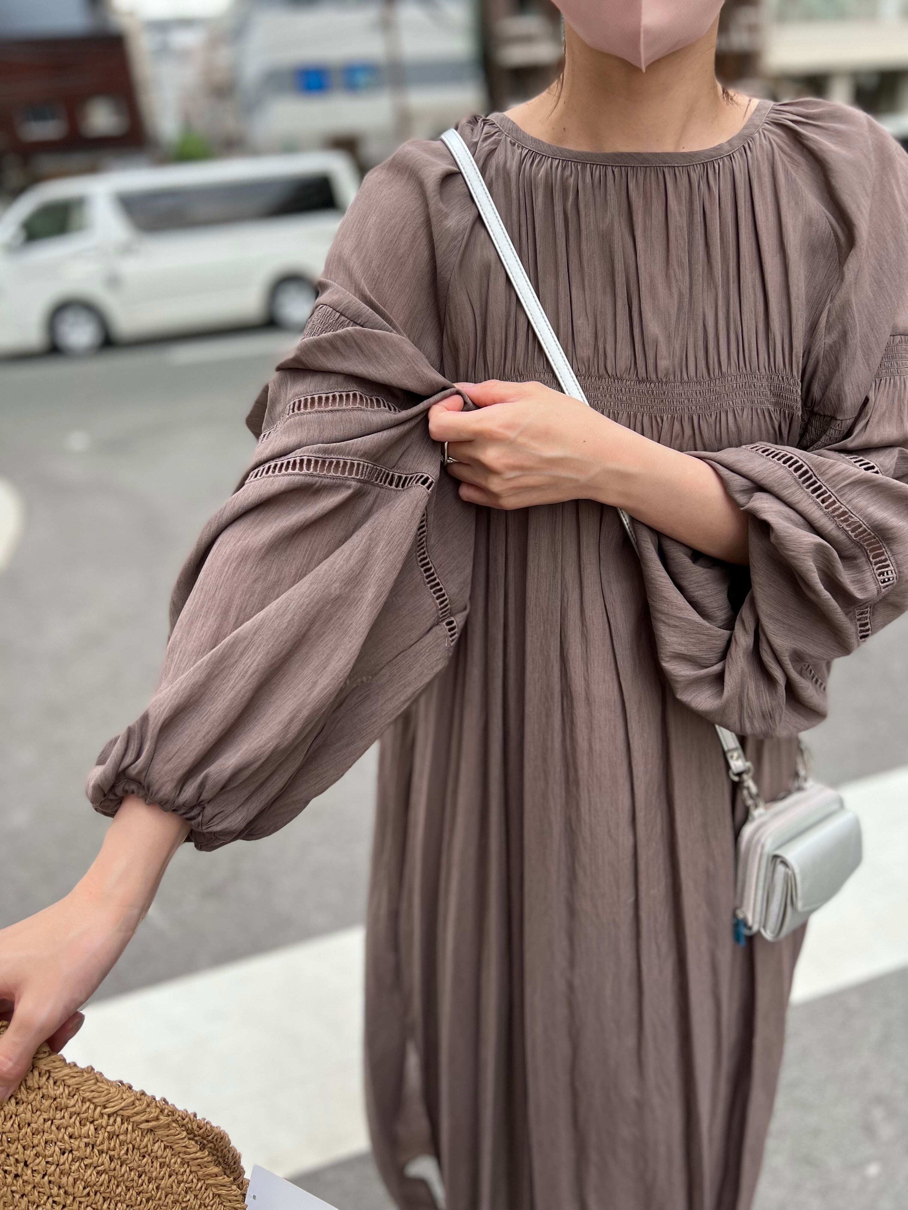 【CHIGNON】全3色/シャーリングレースシャツワンピ
