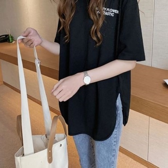 トップス レディース 送料無料 2色展開 Tシャツ シャツ カットソー  プルオーバー ラウンドネック 丸首 ドロップショルダー ラウンドカット 半袖 五分袖 5分袖 ワイド オーバーサイズ ビッグシルエット オーバーシルエット ゆったり ゆる 大きめ 楽ちん 体型カバー 二の腕カバー ビッグサイズ  ホワイト グリーン グレー カジュアル ラフ おしゃれ お洒落 マニッシュ ボーイッシュ ロゴ 10代 20代 30代 着回し 普段使い 重ね着 おでかけ デート 夏服 春服 秋服 2021