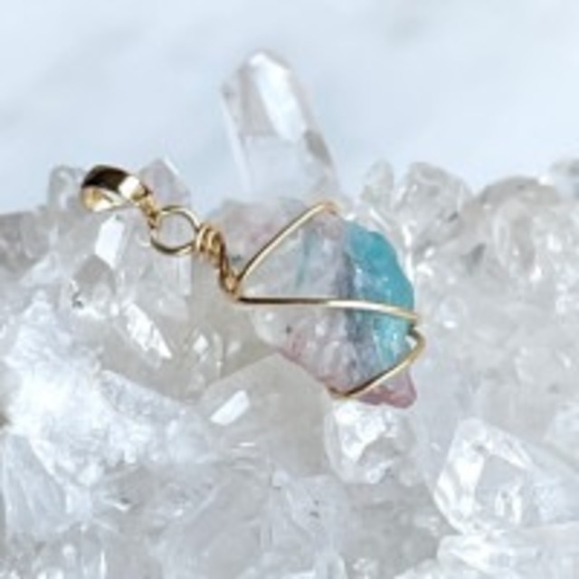 【超美石】パライバトルマリン　イン　クォーツ　原石　18金　ペンダント　5922