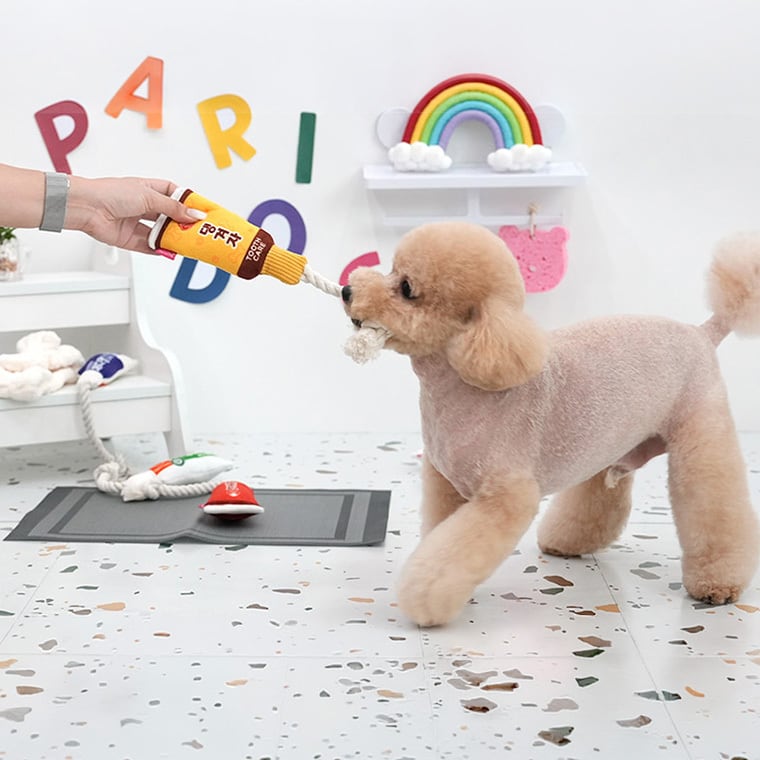 funny tube rope toy 4color / 犬 おもちゃ ロープ トイ 犬用 カシャカシャ 噛む 音が鳴る 鳴き笛入り 可愛い わんちゃん おもちゃ ストレス解消 韓国 ペット用品