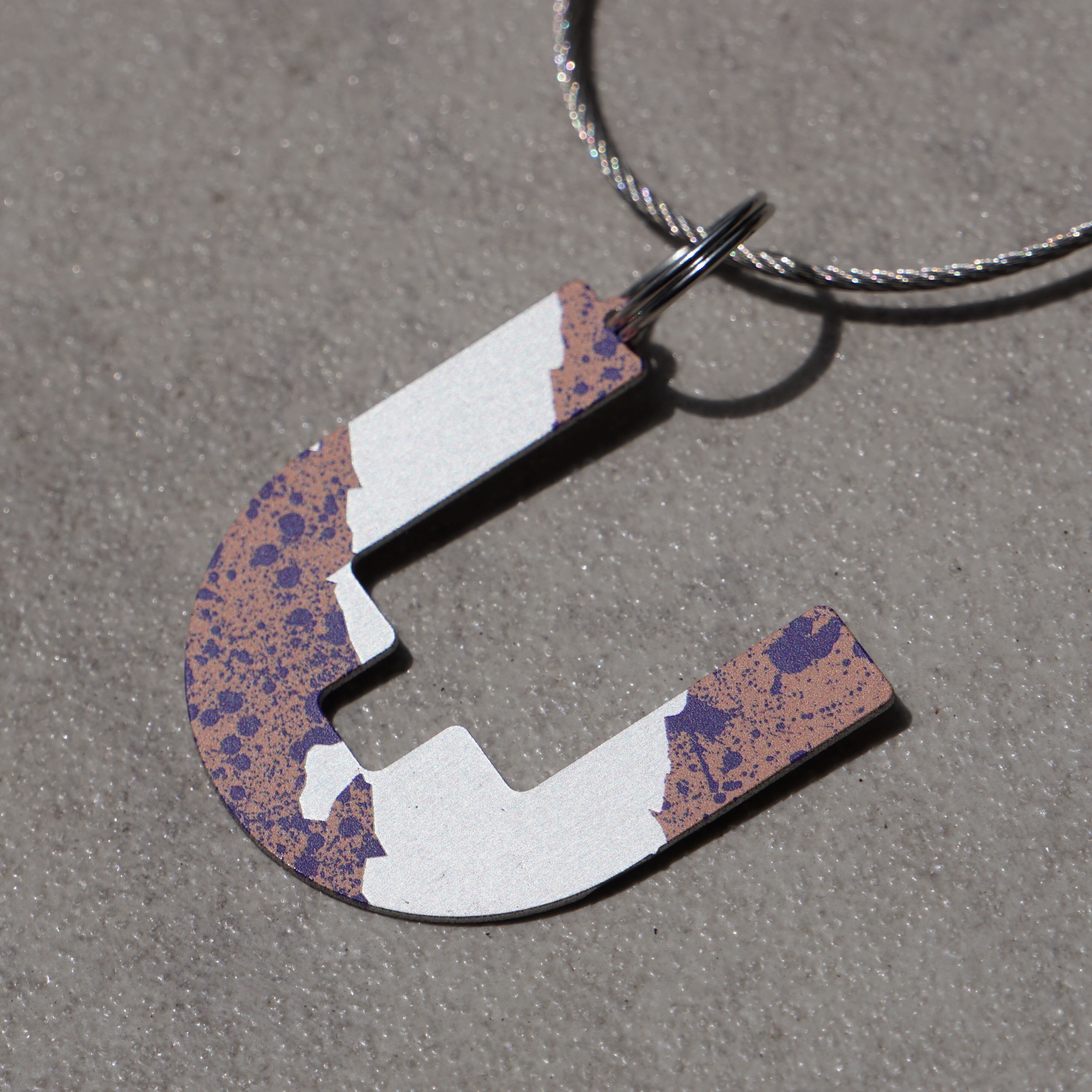 アルファベットキーホルダー U