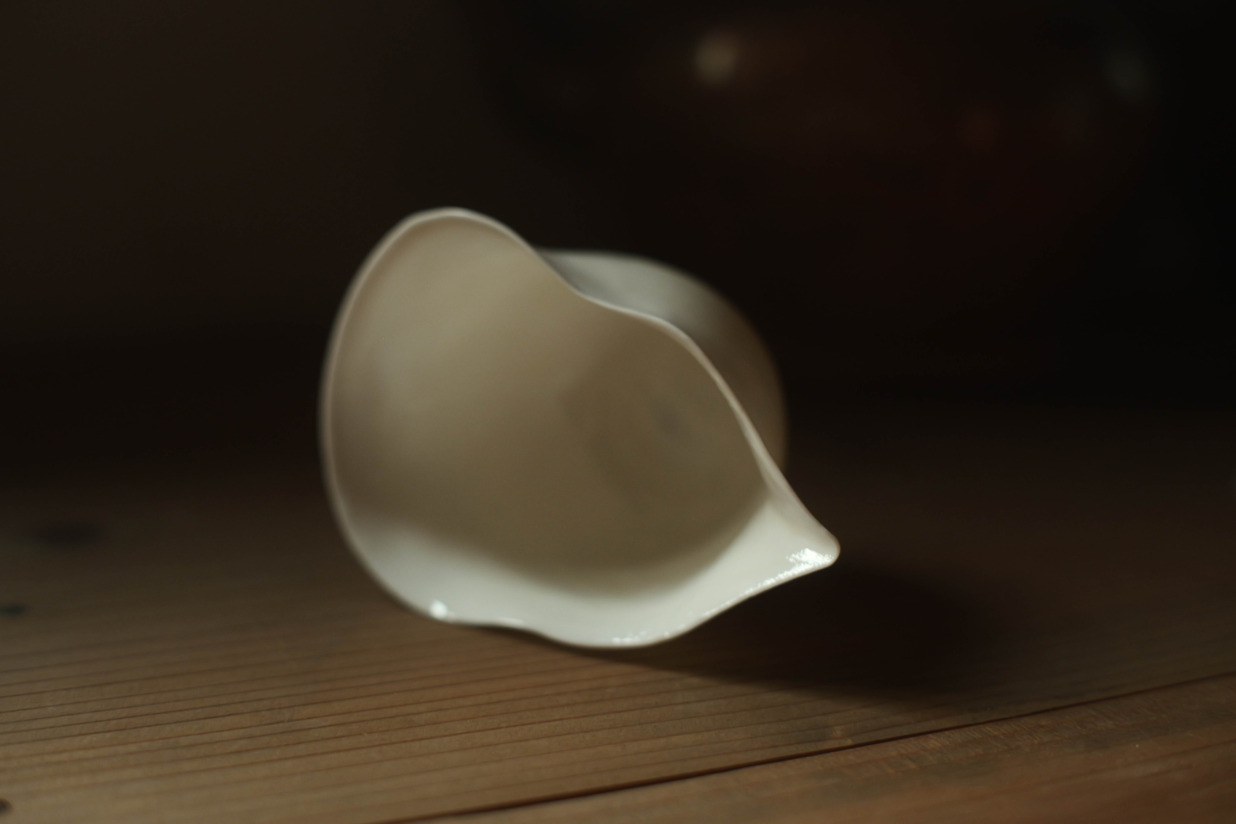 手拓薄胎白磁茶海・瓢箪＜徳化窯＞（型作り・手押し/満水容量145cc