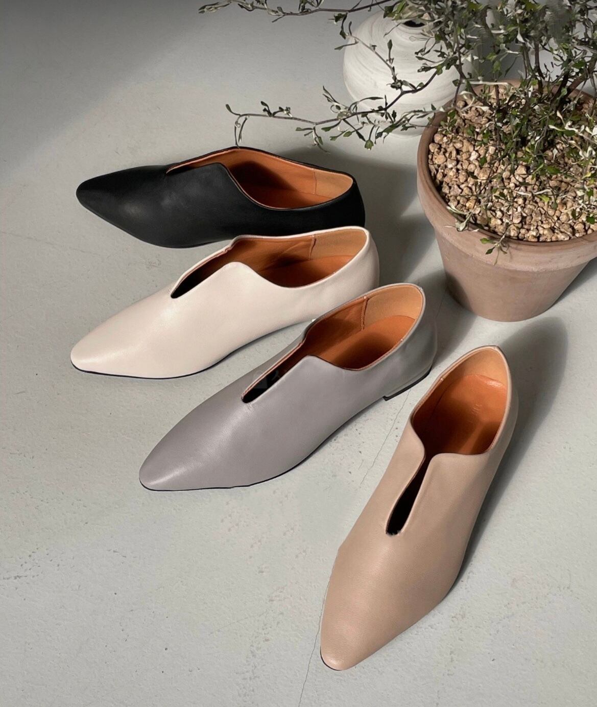 4color / スクエアトゥスリットバブーシュ