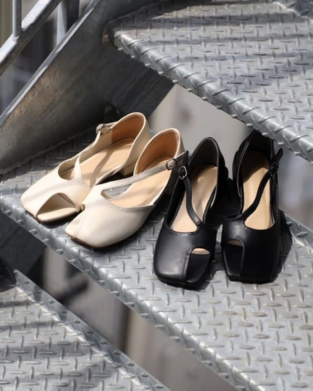 asymmetric square toe pumps