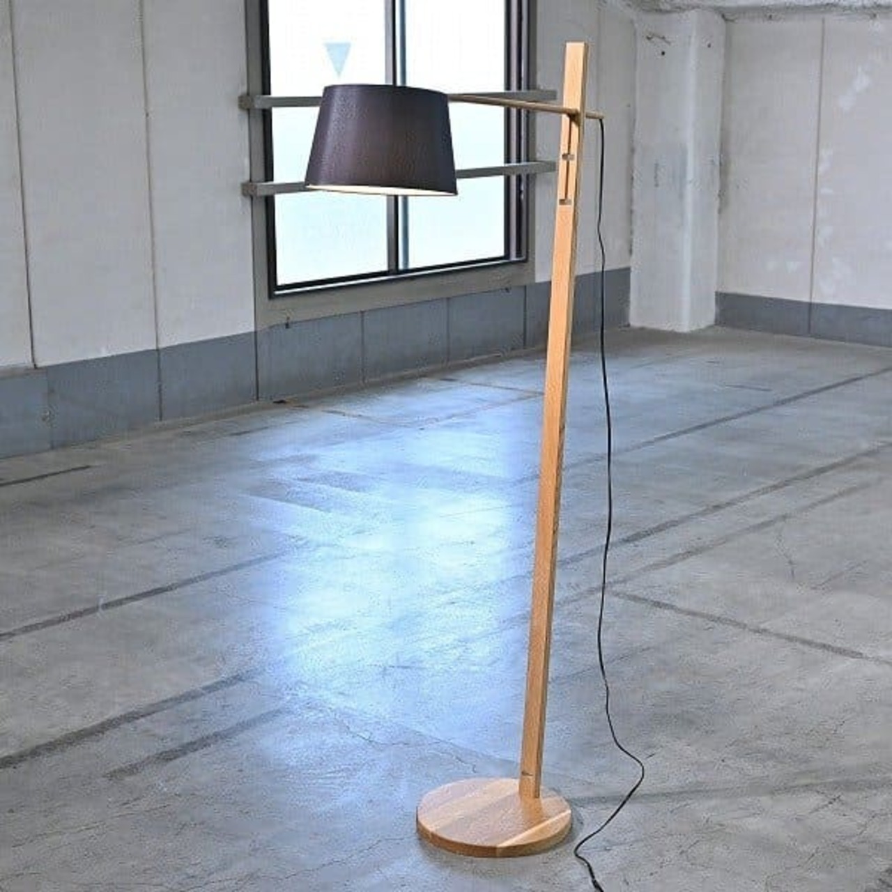 BoConcept 6万「Woody Floor/ウッディフロア」スタンドライト オーク無垢材 照明 北欧スタイル ナチュラル 高さ調整 寝室 ボーコンセプト【中古家具/中古インテリア/USED家具ユーズド家具/リサイクル】