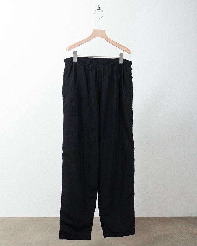 baggy silhouette smooth easy trousers