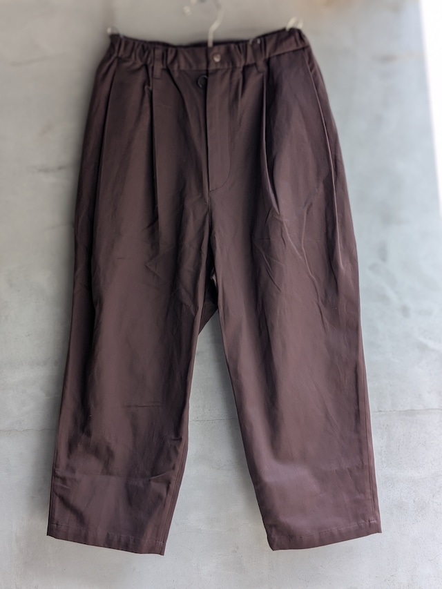 COMFY CMF OUTDOOR GARMENT “W TUCK PANTS” D.BROWN