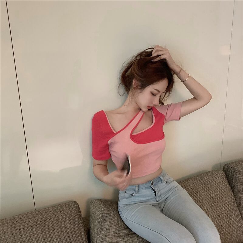 ピンクの中空の不規則なTシャツの女性の夏2020年の新しいデザイン感覚ニッチ半袖スリムスリムトップ ブラックストロベリース20565755179