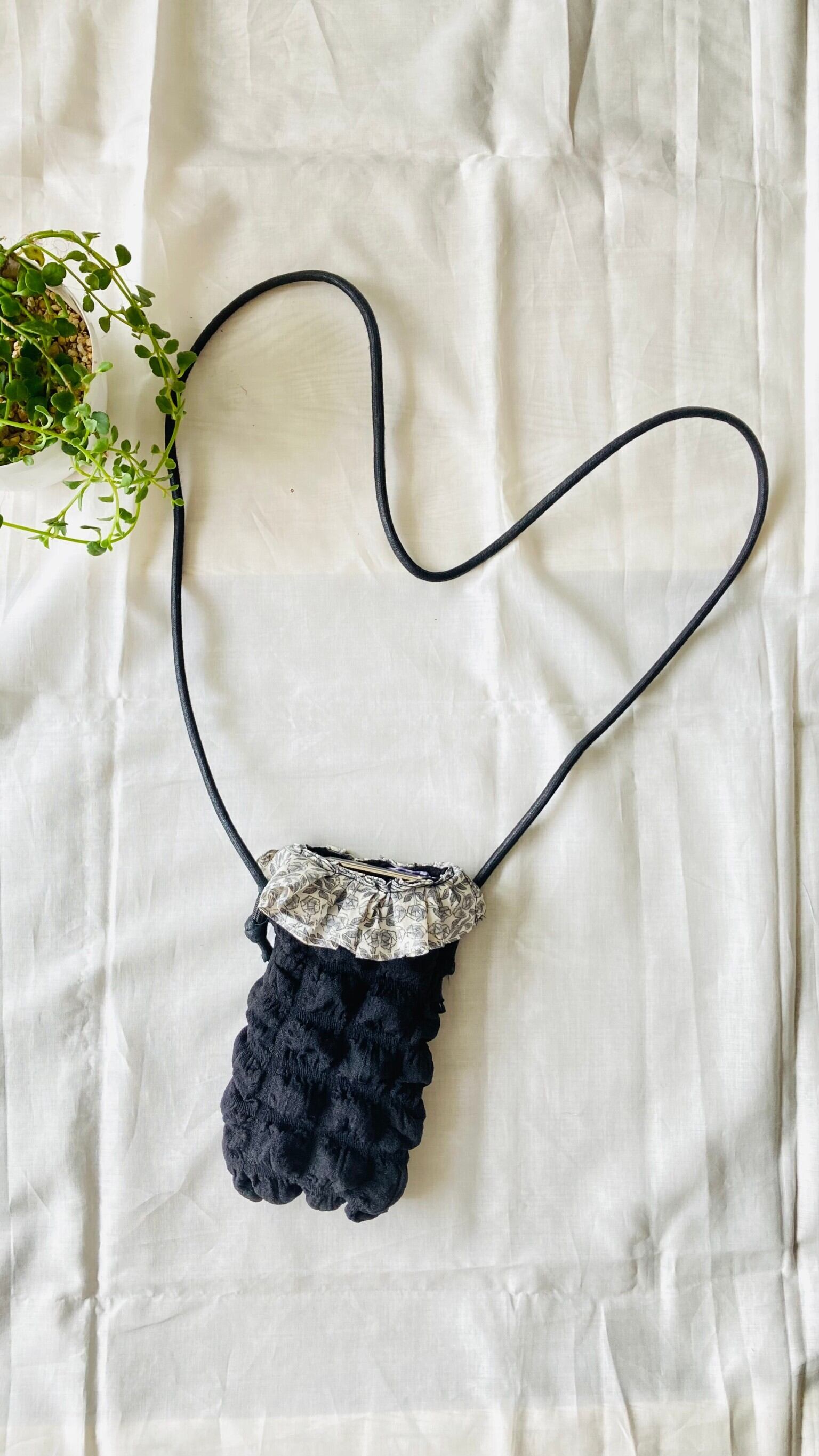 スマホケース ショルダー付きポップコーン生地とリバティ