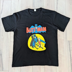 ♧再入荷!【 Beavis and Butt-Head(ビーバスアンドバットヘッド)】  BUTT-MAN / BATMAN / バットマン  Tシャツ / MTV  〚アメリカン雑貨 アメトイ〛