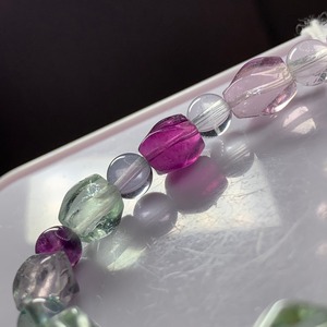 no3.フローライトデザインブレスレット
