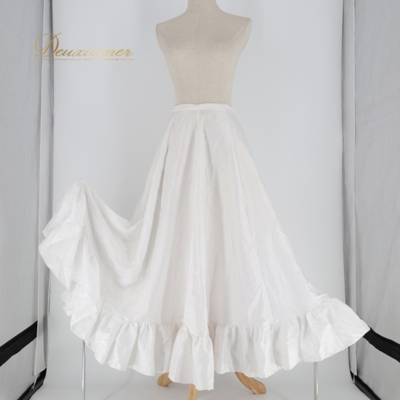 フラメンコ 衣装 ファルダ スカート ペチコート ホワイト系 無地 シンプル 練習 レッスン インナー 白 ボランテ フリル 爽やか 明るい ダンス衣装 イベント 重ね着 オールホワイト