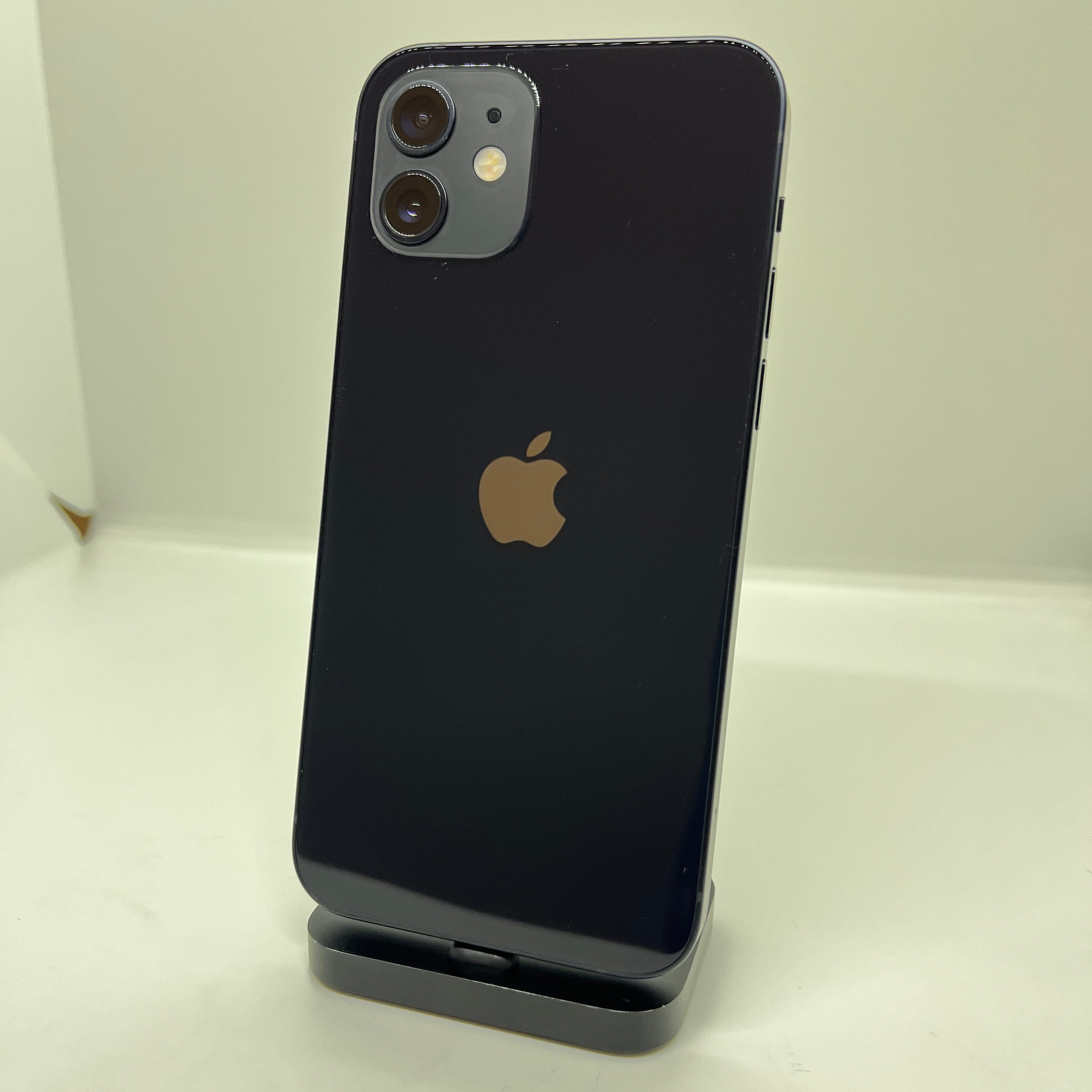 バッテリー最大容量100％】iPhoneSE2 64GB レッド【SIMロック解除済み