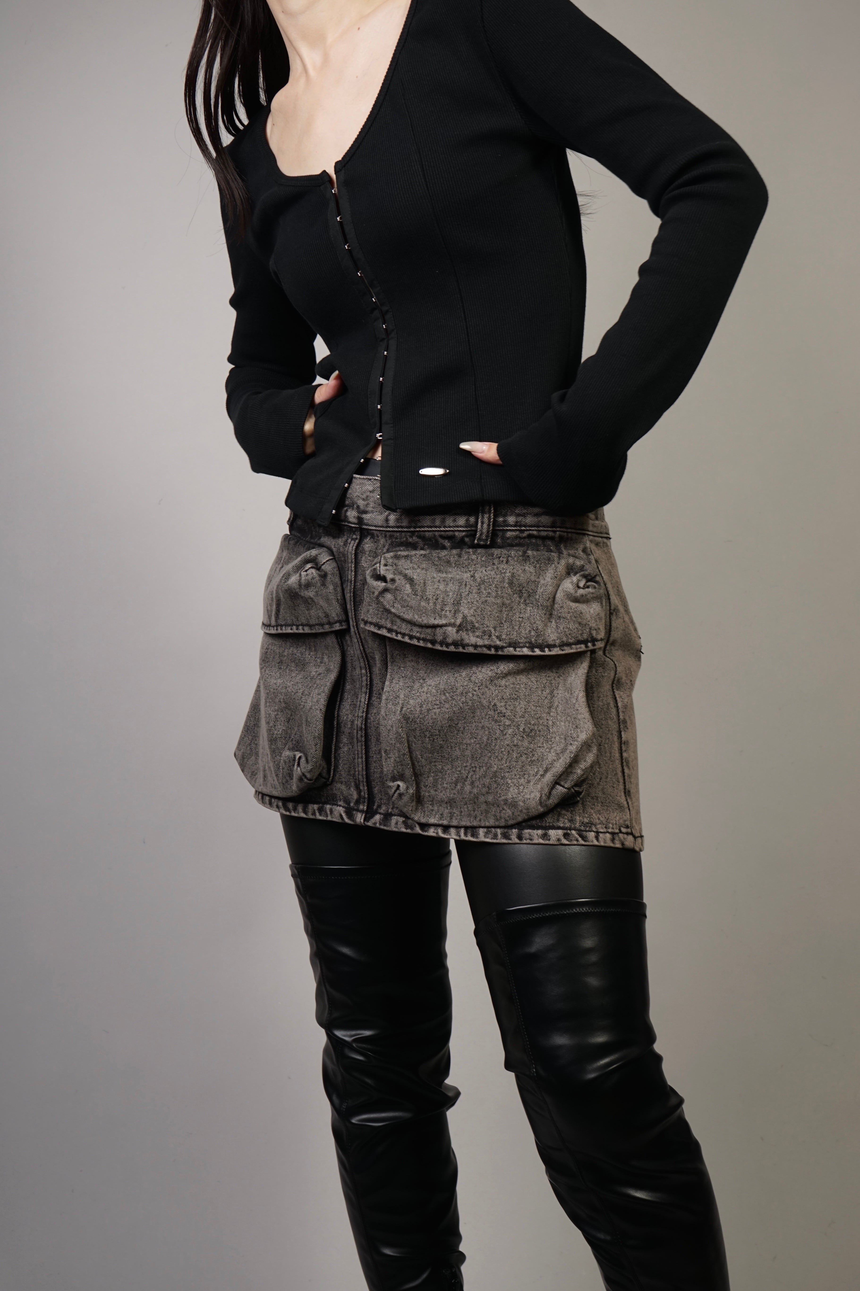 HELK CORDUROY W BELT SKIRT Black