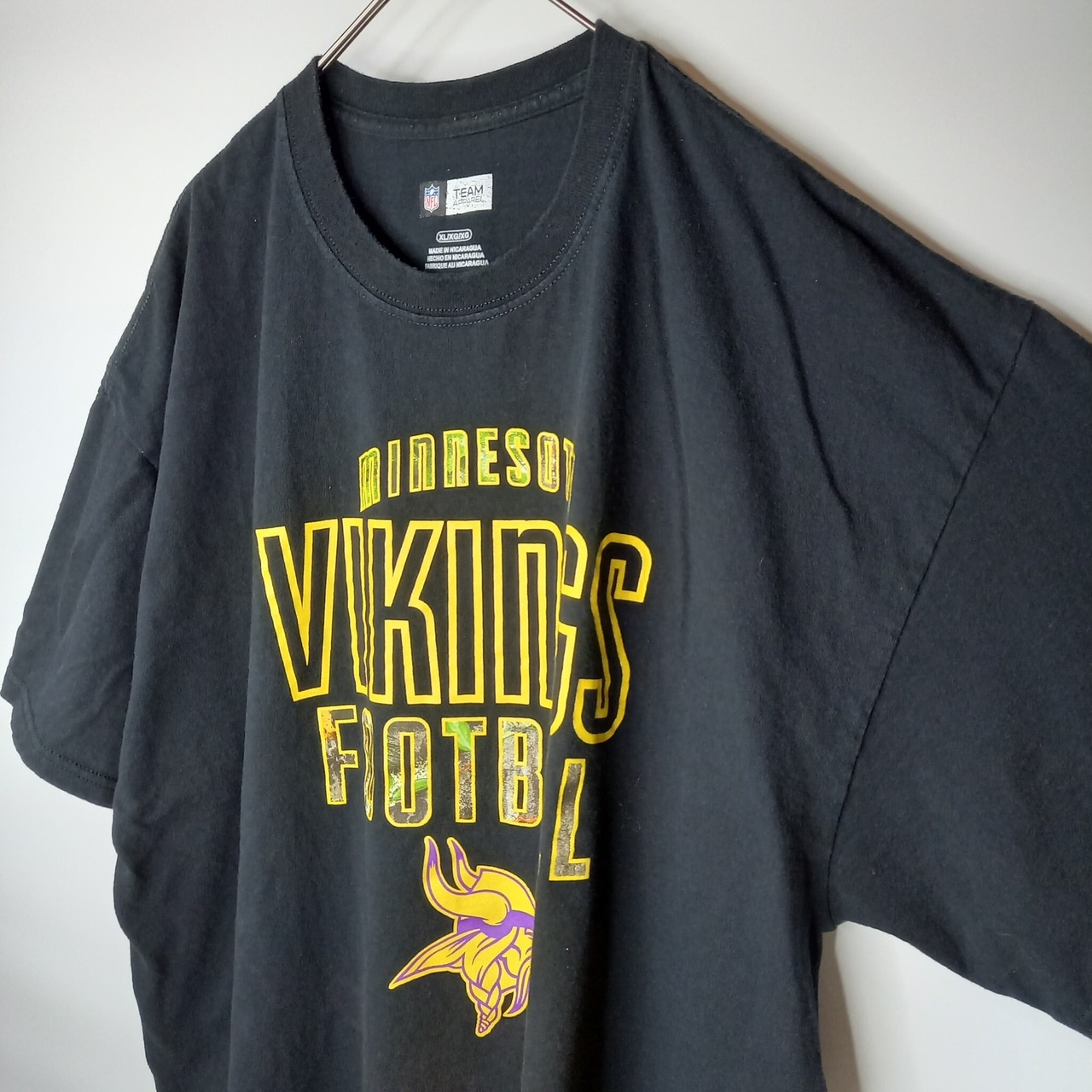 NFL　クルーネック　フットボールTシャツ　バイキングス　ビッグロゴプリント　黒