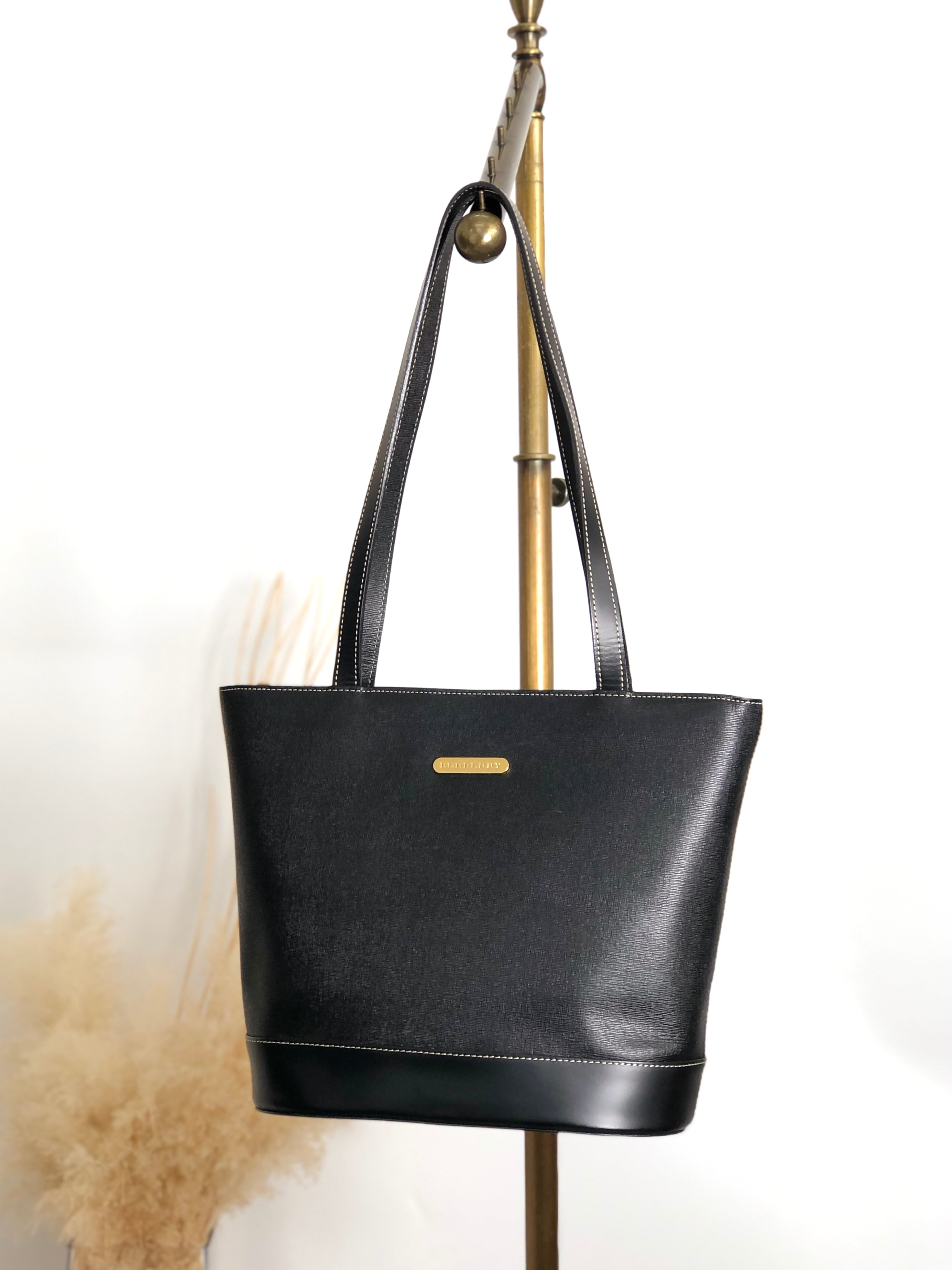 BURBERRY バーバリー ハンドバッグ ブラック ロゴプレート レザー バケツ型 vintage ヴィンテージ オールド i2msc4