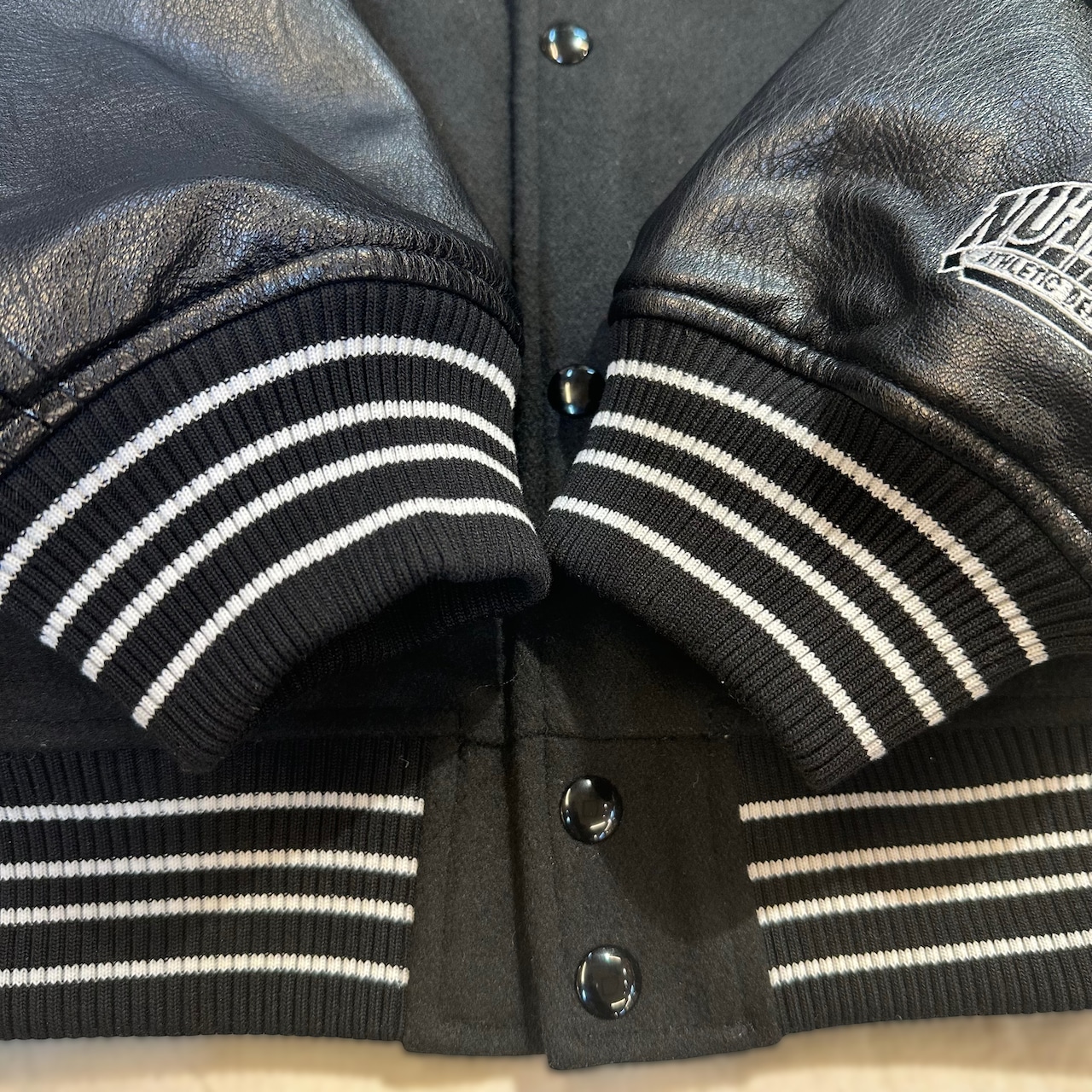 【NUTMEG / ナツメグ NUTMEG × UCLA 中綿スタジアムジャケット BEAR /ベアー 2J5-65846】