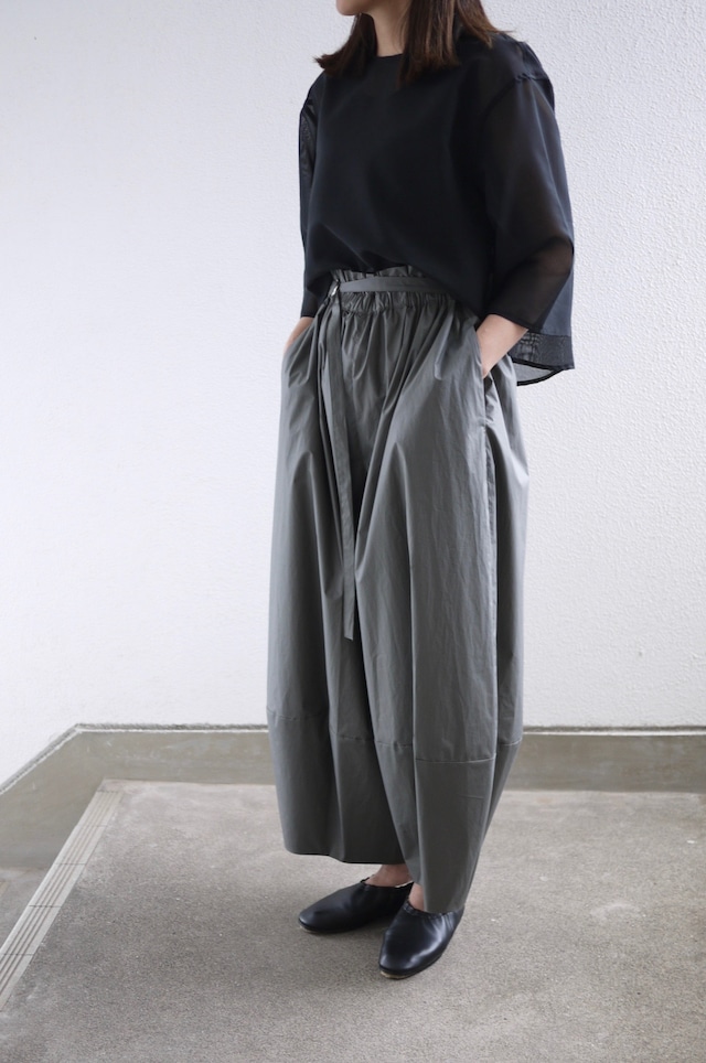 TENNE HANDCRAFTED MODERN / attachment barrel pants（ GRAY ）