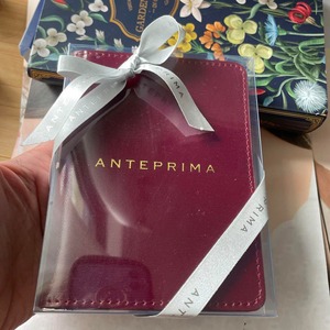 ANTEPRIMA パスポートホルダー