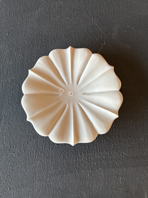 (訳有り)白磁稜花皿 A160mm 　東一仁