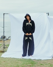 "TIED HIGH" Zip up foodie (Black)