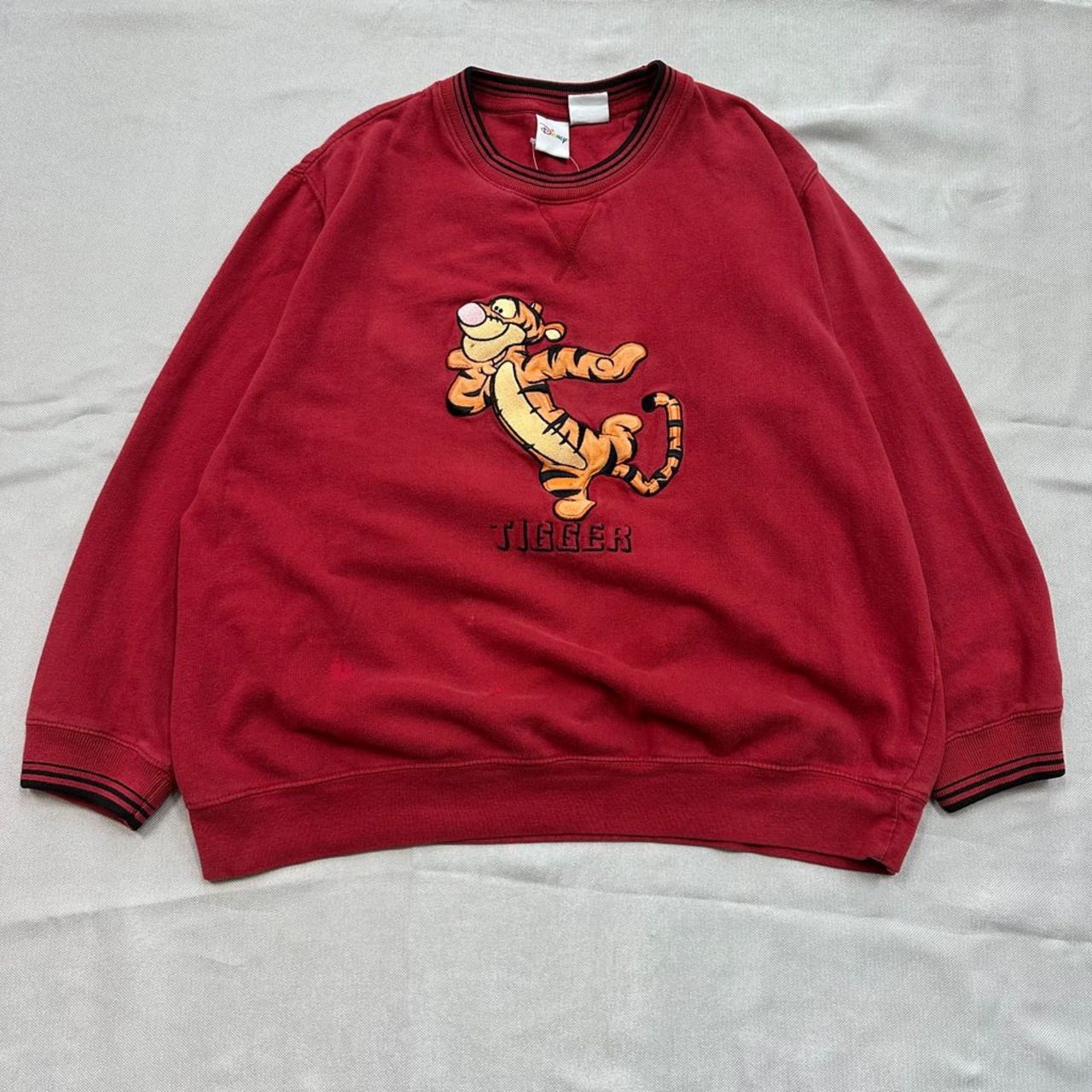 Disney character sweatshirt TIGGER redcolor L size ディズニー 