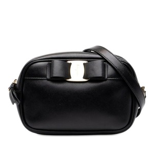 サルヴァトーレフェラガモ ヴァラ 斜め掛け ショルダーバッグ AU-21 H498 ブラック レザー レディース Salvatore Ferragamo 中古