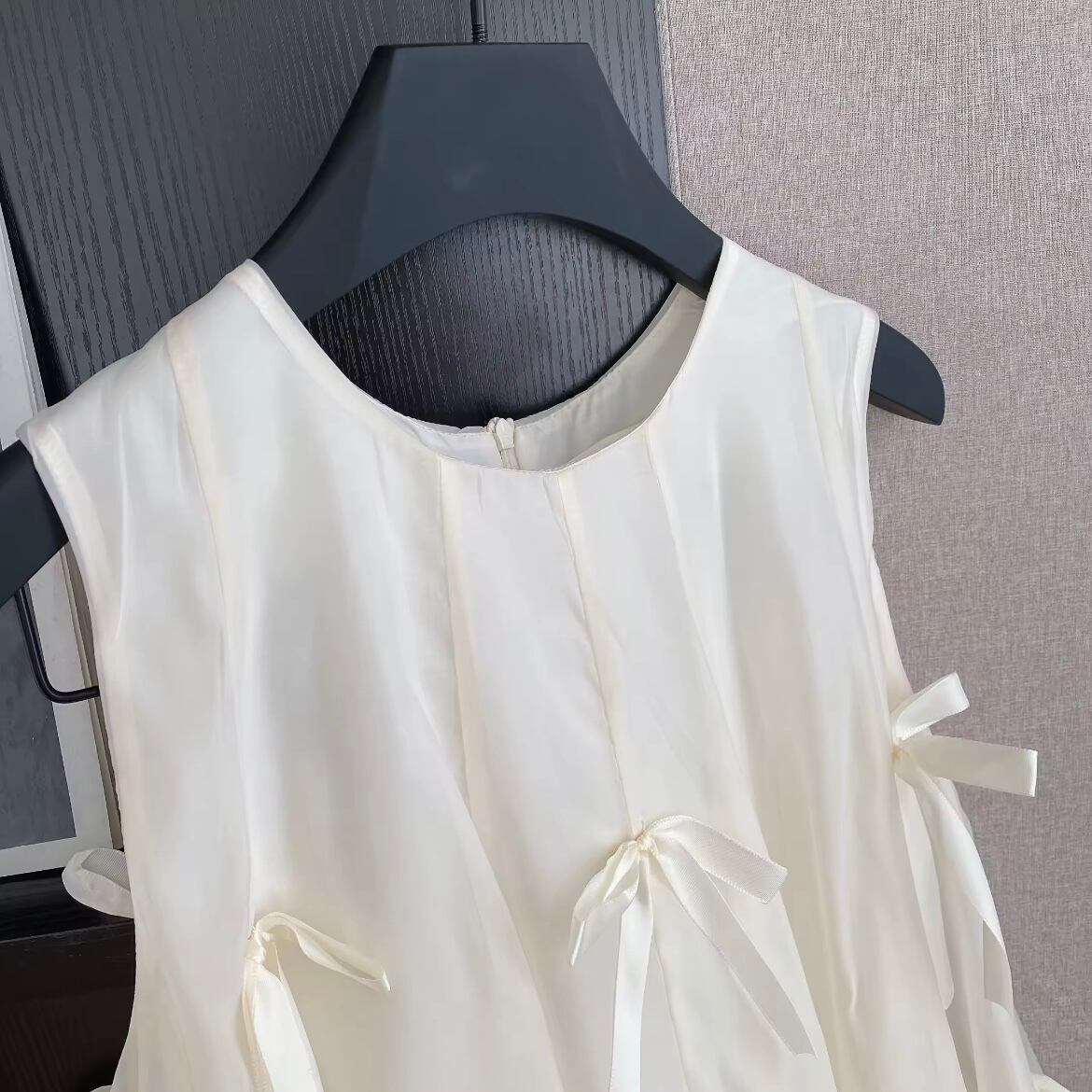ribbon flare sleeveless tops