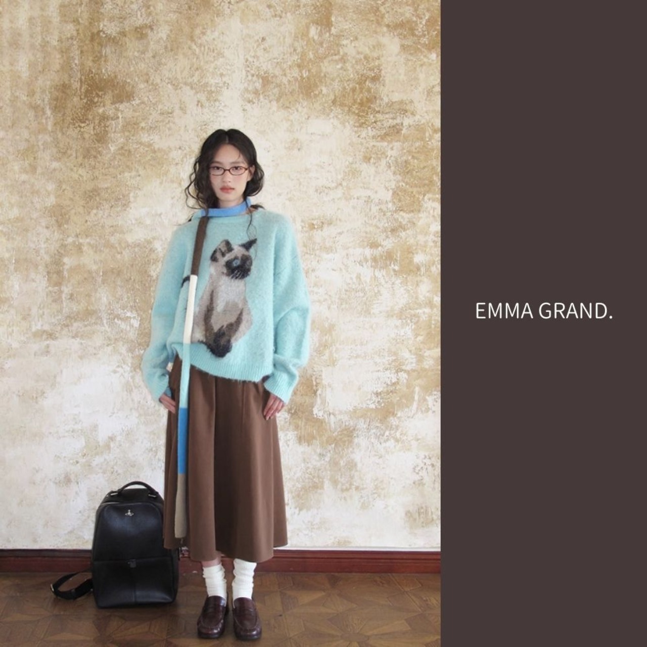 氷空に佇むシャム猫のふんわりニットセーター E00596