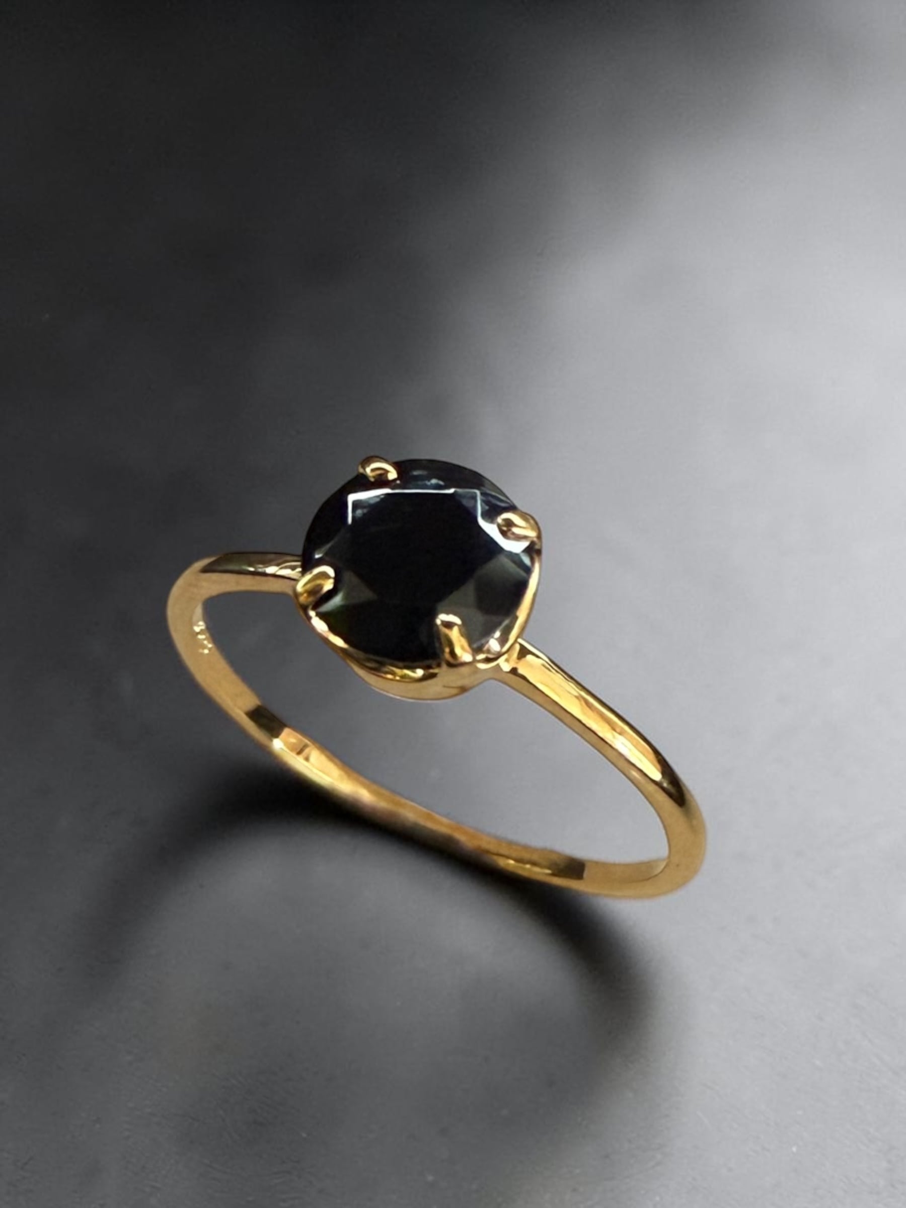 【round ring】ブラックスピネル