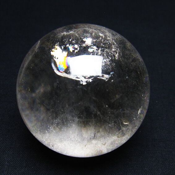 水晶 スフィア 丸玉 虹入り 53mm 水晶玉 一点物 151-6135