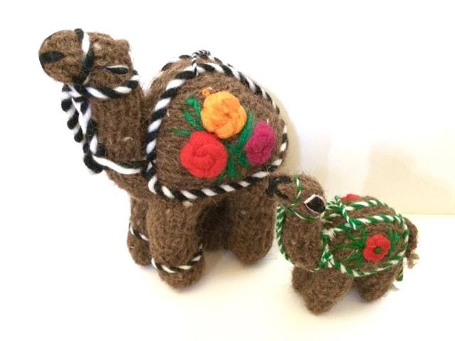 ラクダの編みぐるみ　ウズベキスタン