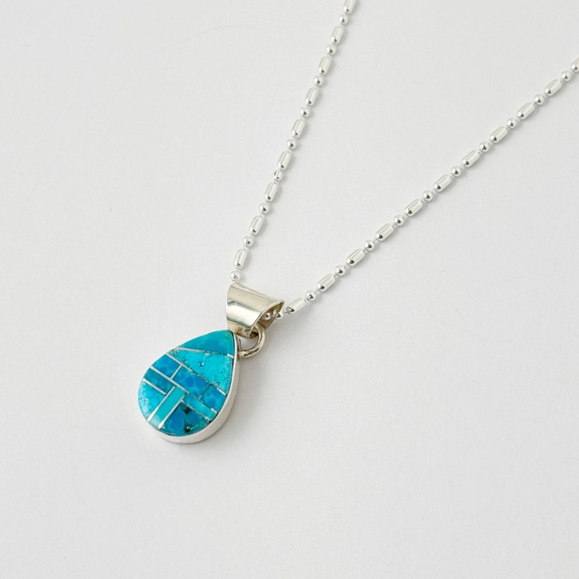 《Indian Jewelry 》キングマン ターコイズ ドロップ ペンダント 一点物ネックレス (チェーン オプション)
