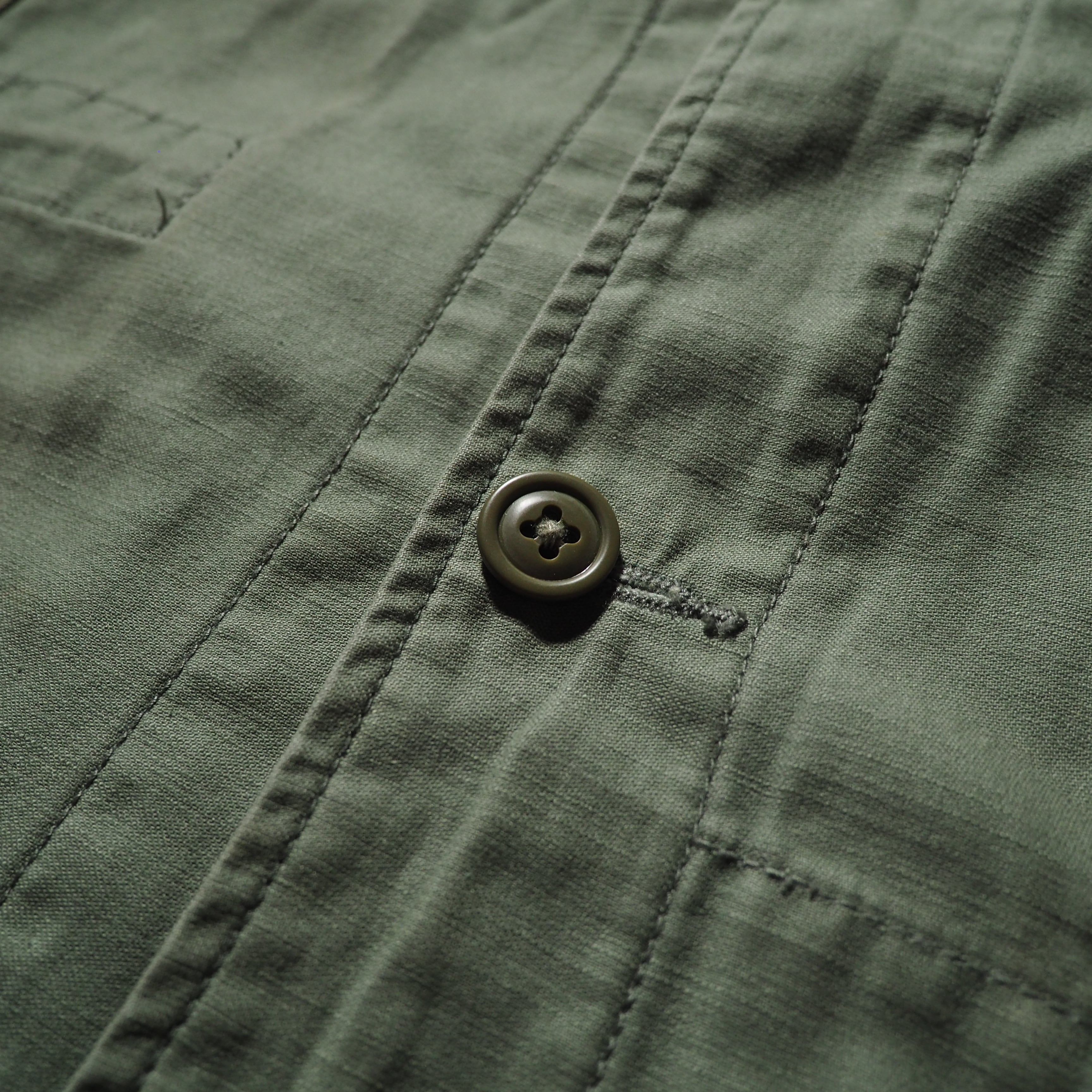 ” AVIREX ” Rebuild panel Docking vintage loose military jacket