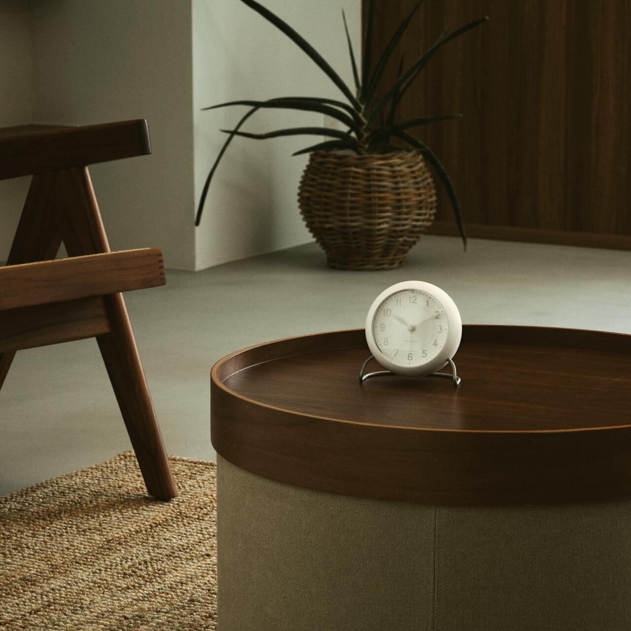 数量限定】Table Clock / STATION Bellevue / Φ110mm / ARNE JACOBSEN