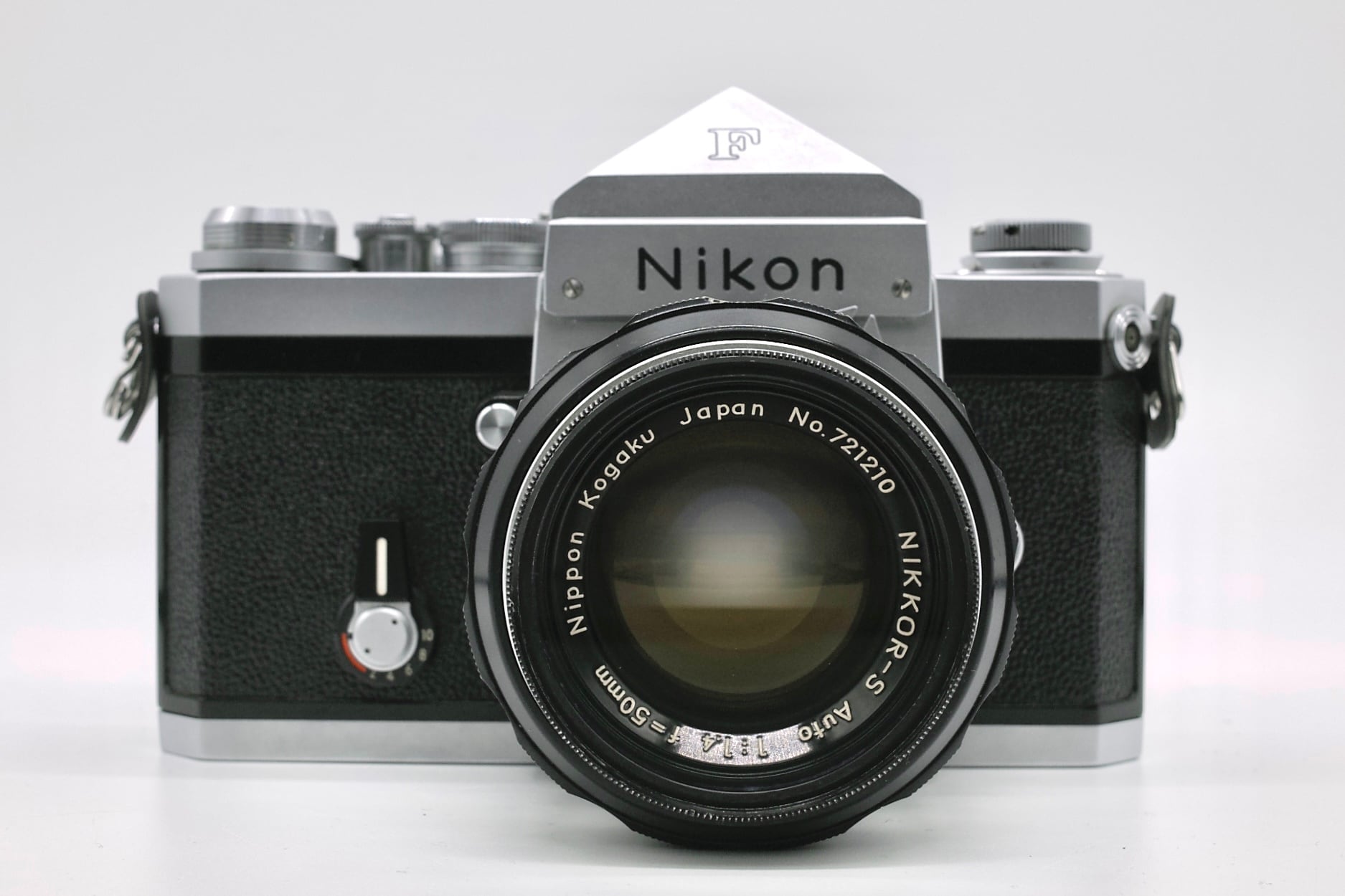 Nikon F アイレベル後期型 + NIKKOR-S Auto 50mm F1.4 | ヨアケマエカメラ